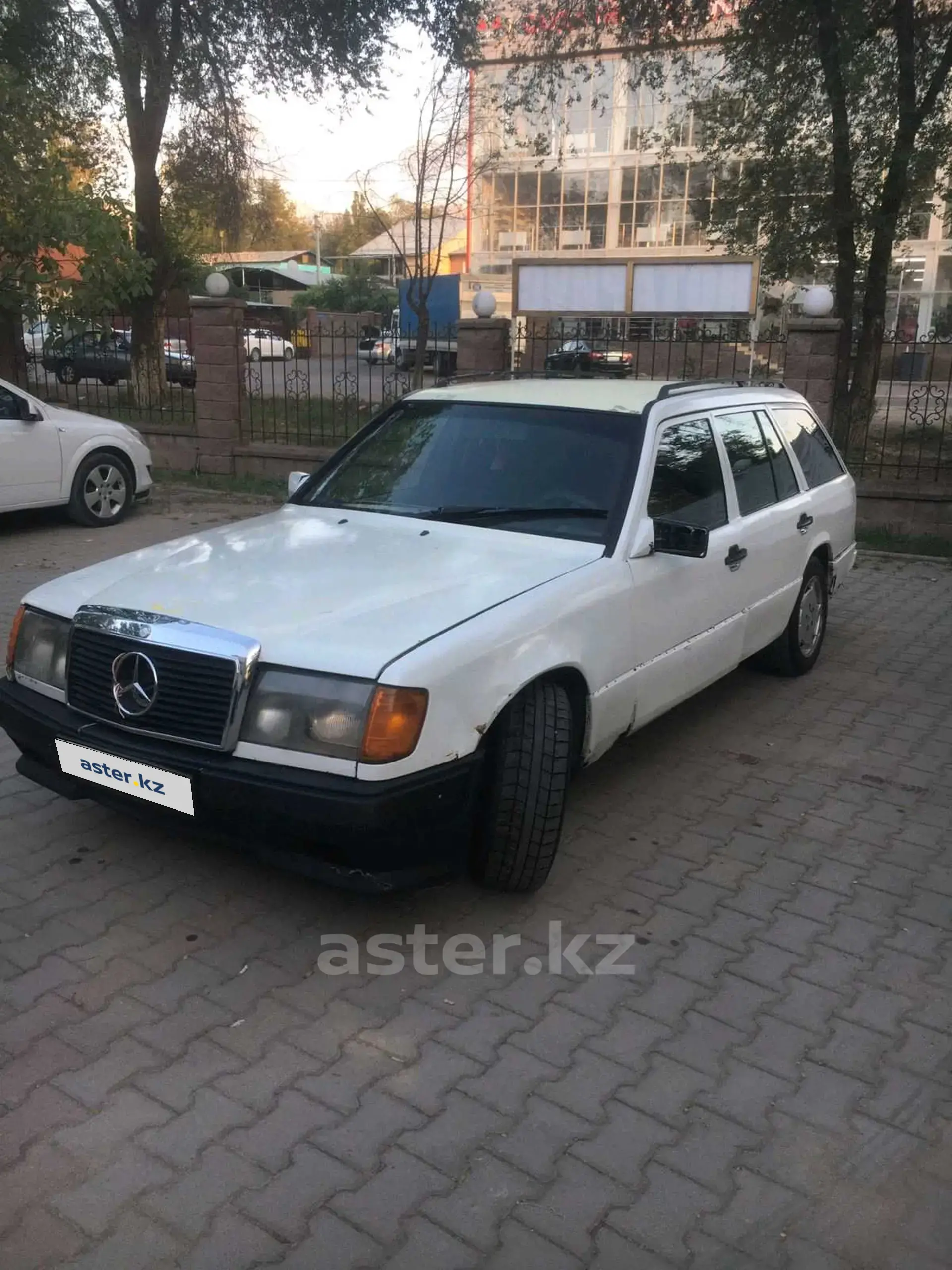 Mercedes-Benz E-Класс 1993