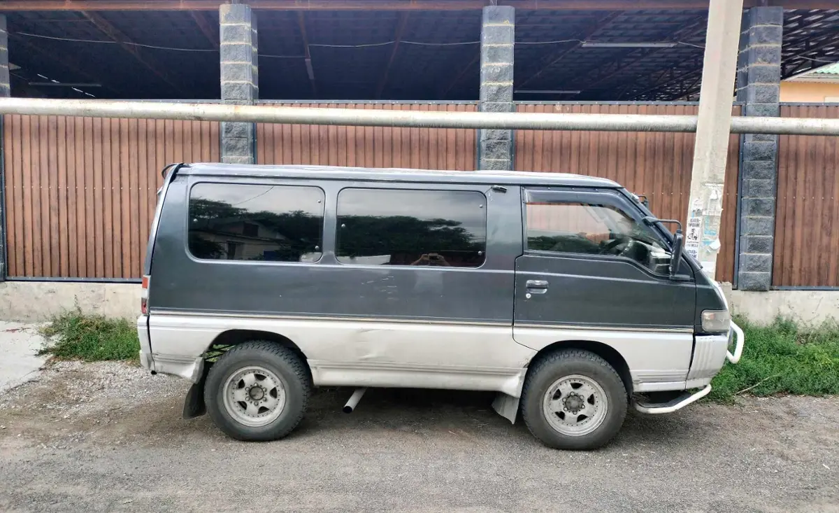 Купить Mitsubishi Delica 1993 года в Алматы, цена 1100000 тенге. Продажа  Mitsubishi Delica в Алматы - Aster.kz. №c922198