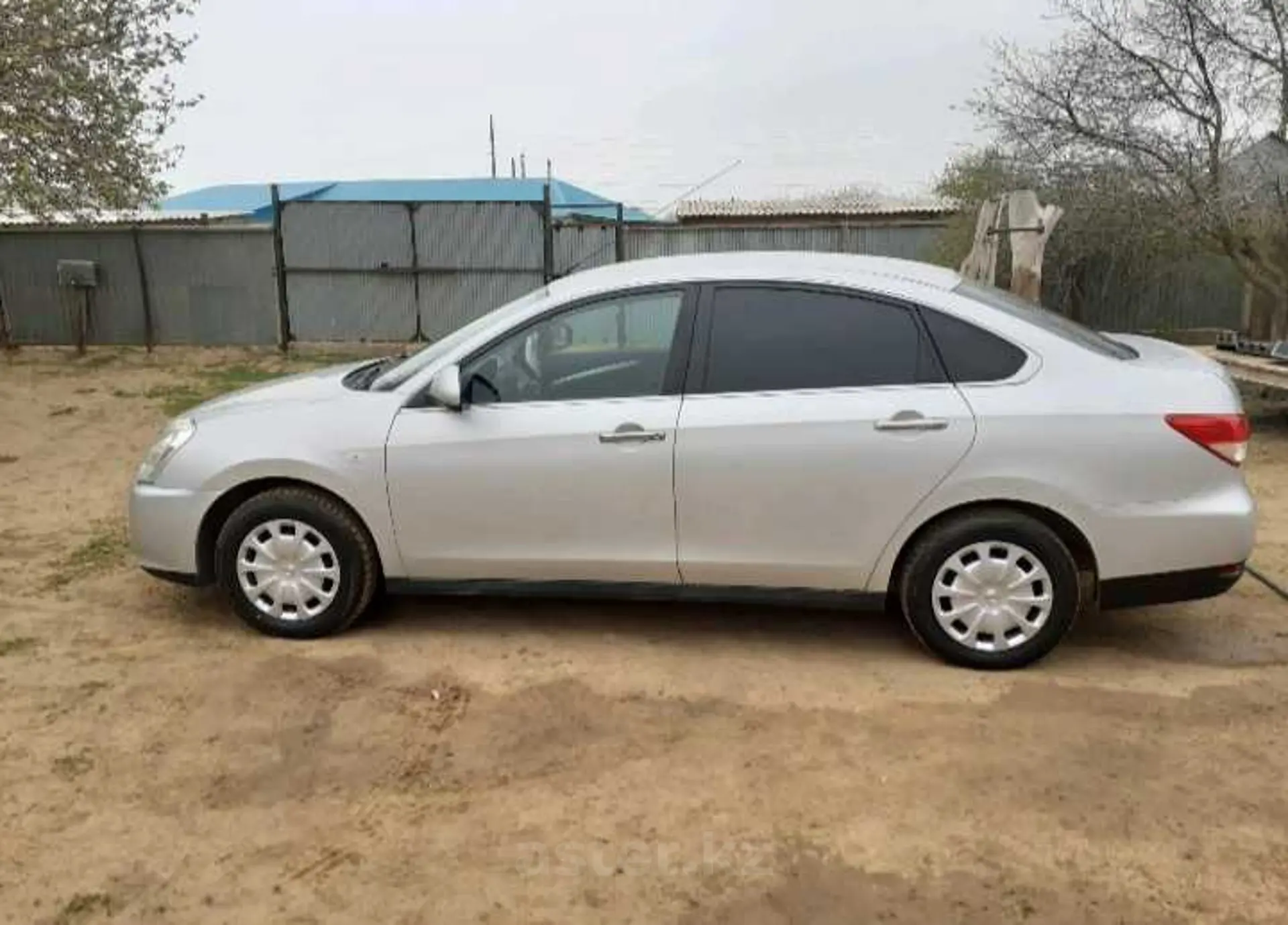 Nissan Almera 2015