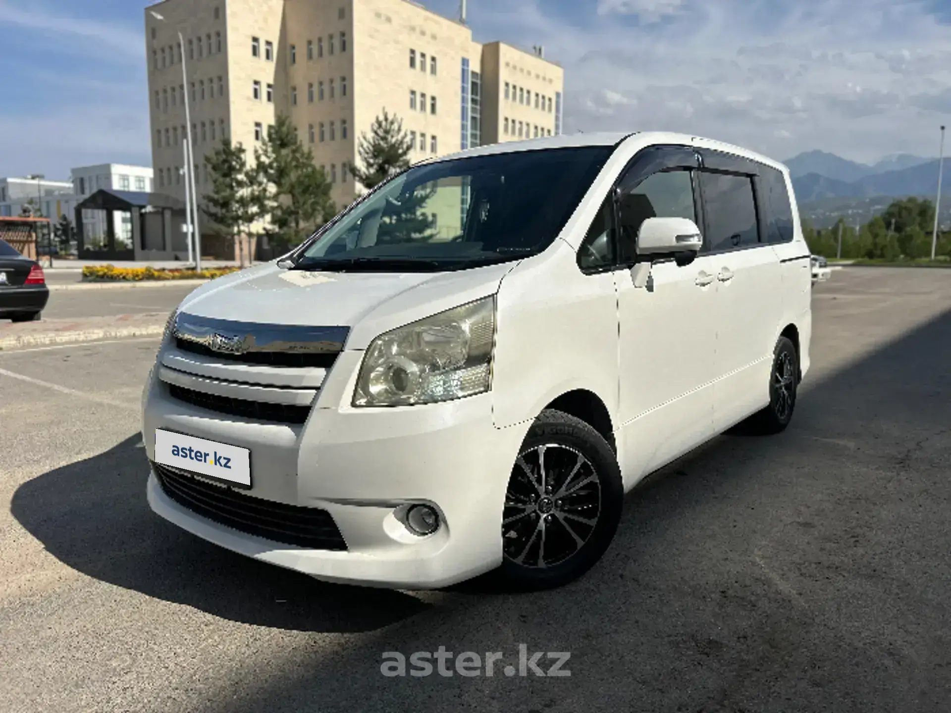 Toyota Alphard 2008