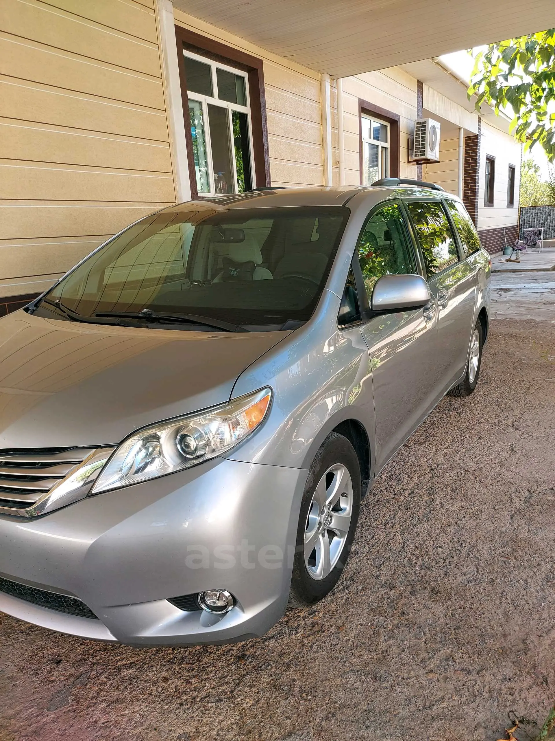 Toyota Sienna 2016