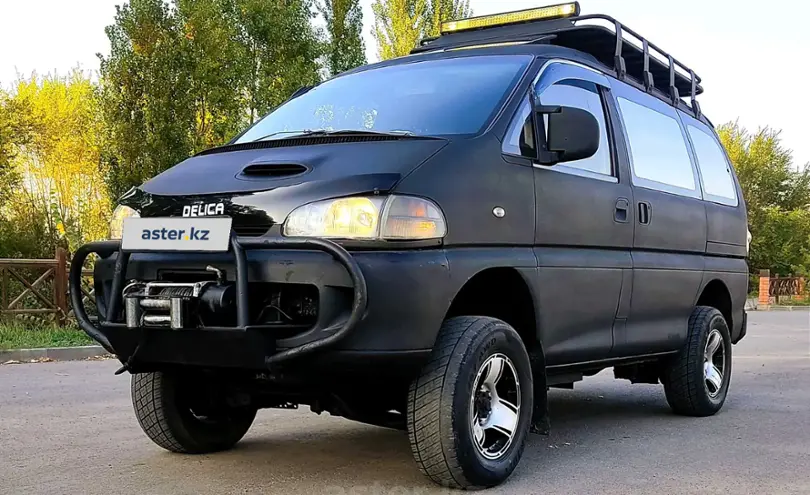 Mitsubishi Delica 1994. Мицубиси Делика 1994. Делика 1994 года.