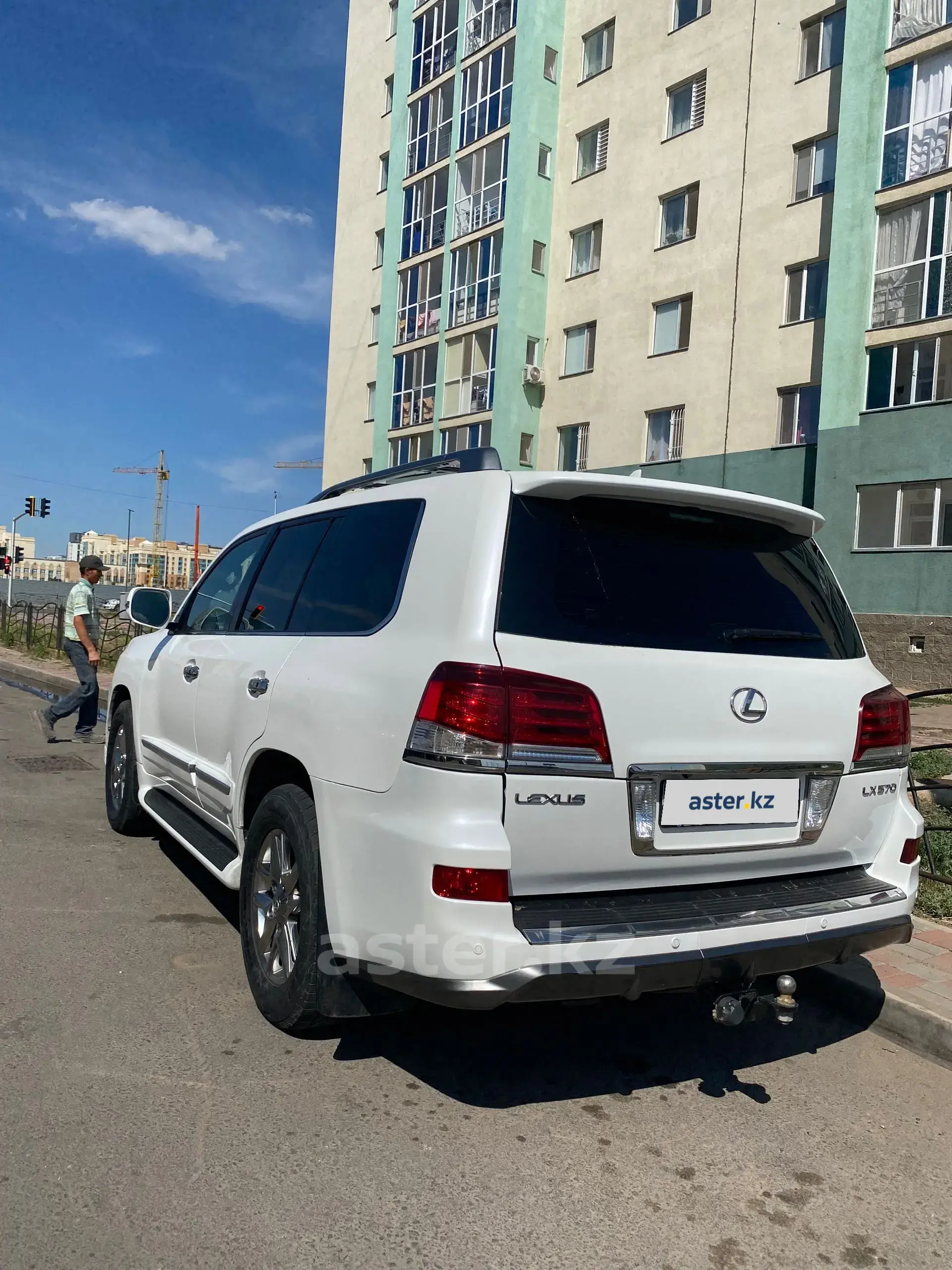 Lexus LX 2013