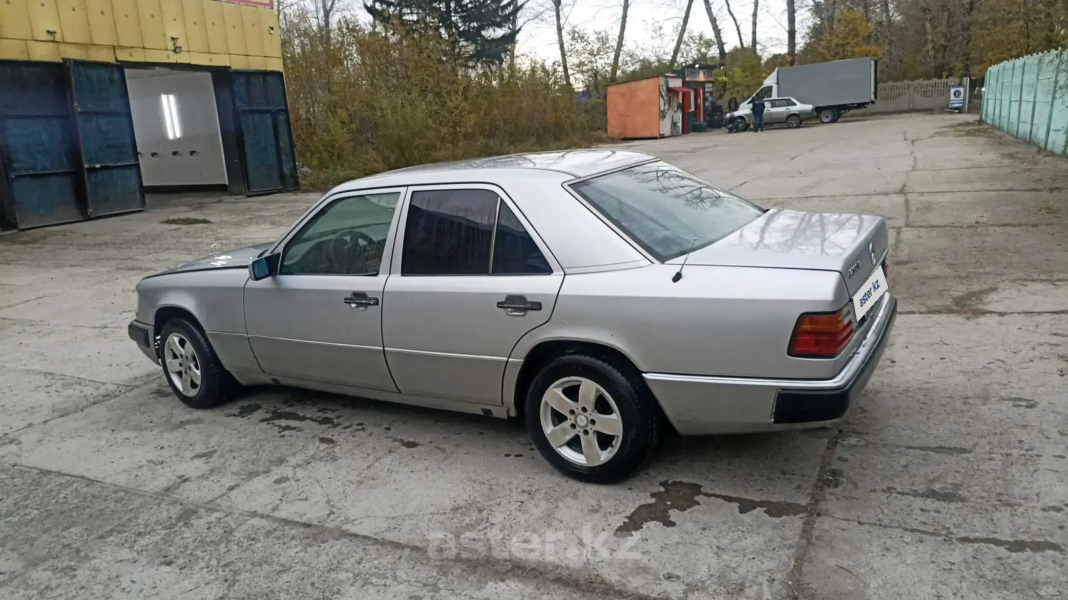 Mercedes-Benz E-Класс 1992