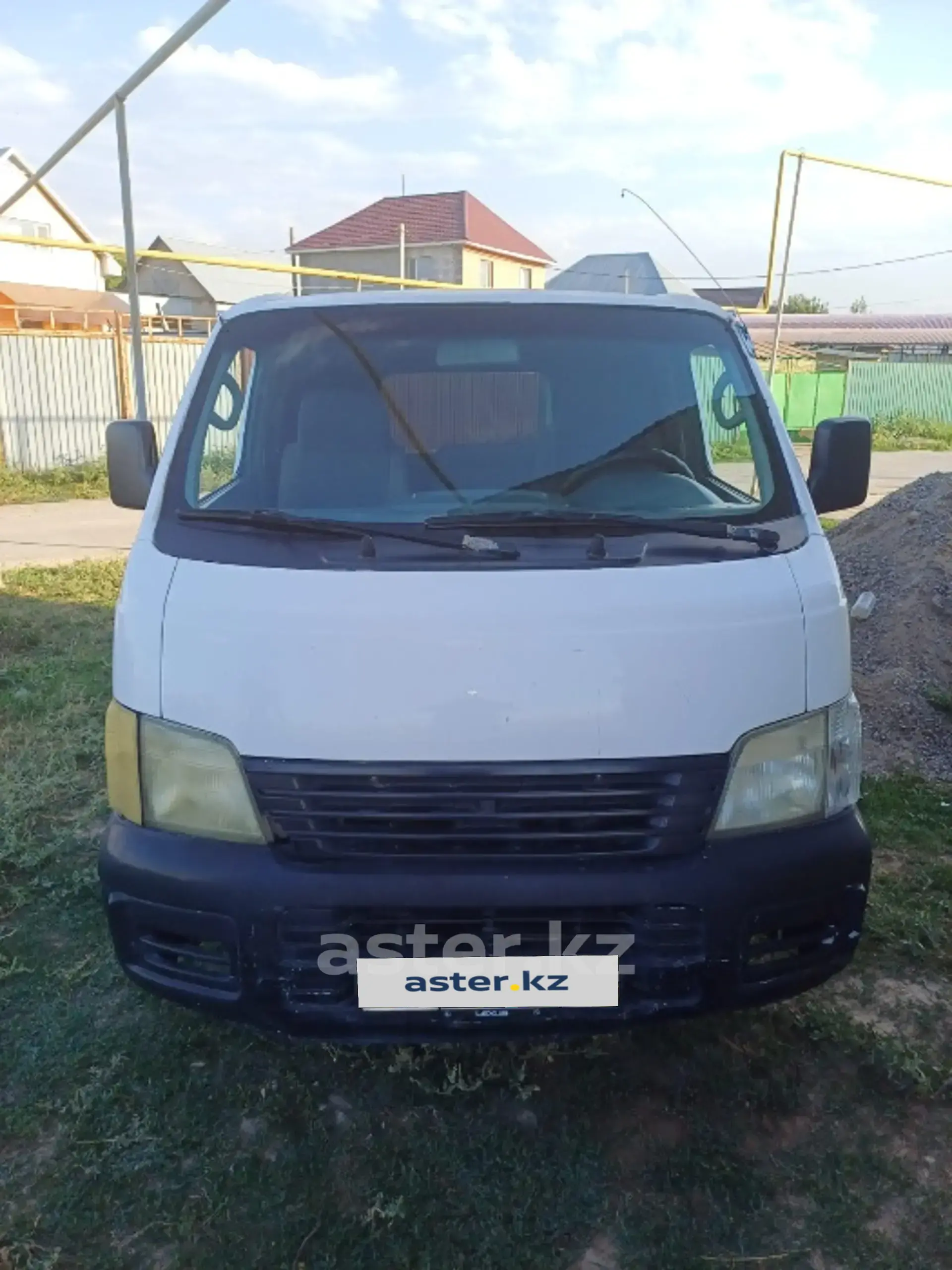 Nissan Urvan 2004