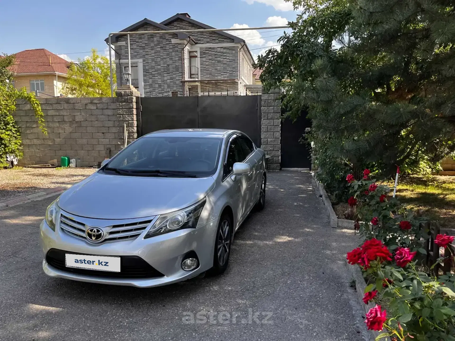 Toyota Avensis 2013