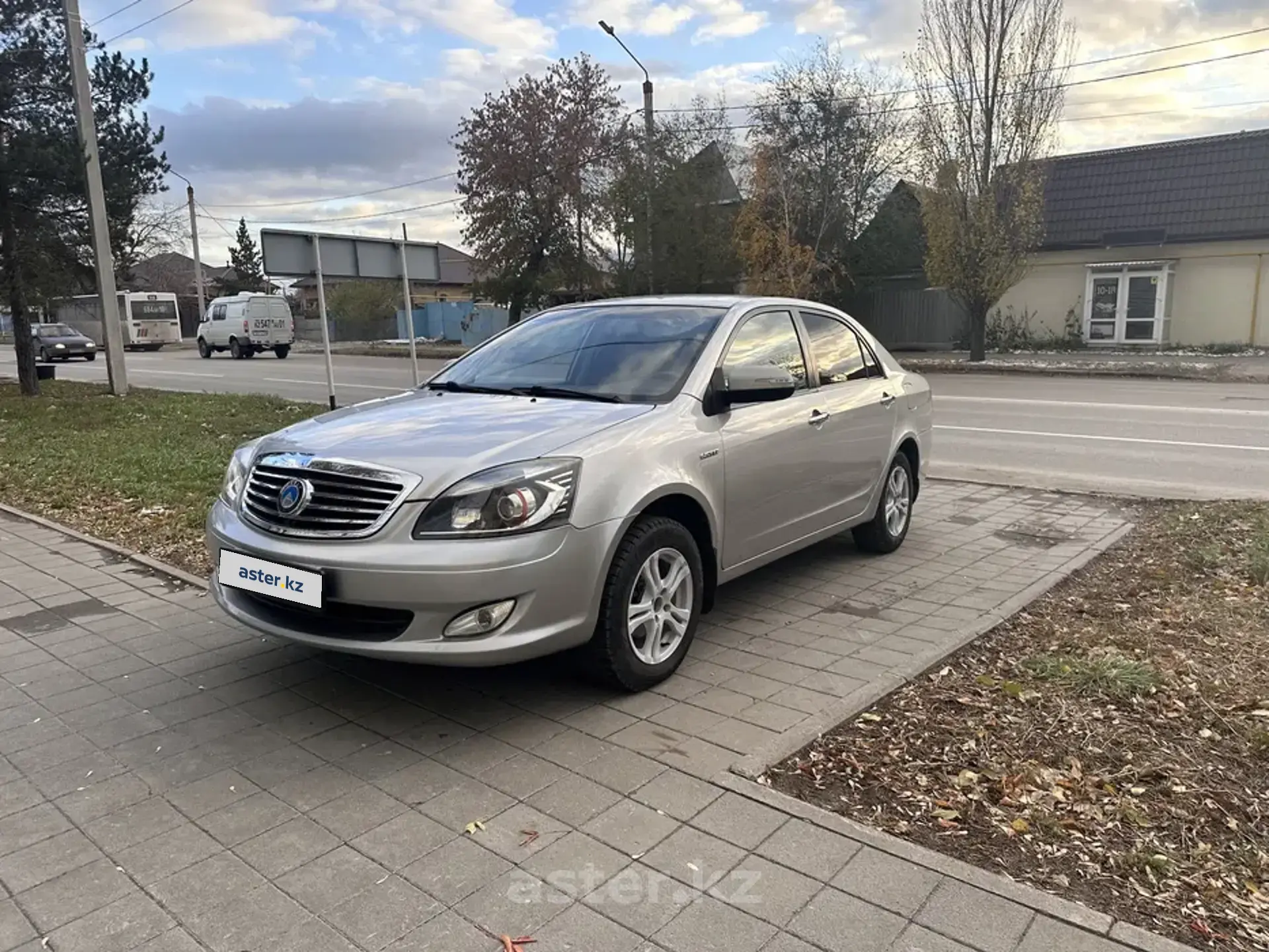 Geely SC7 2013