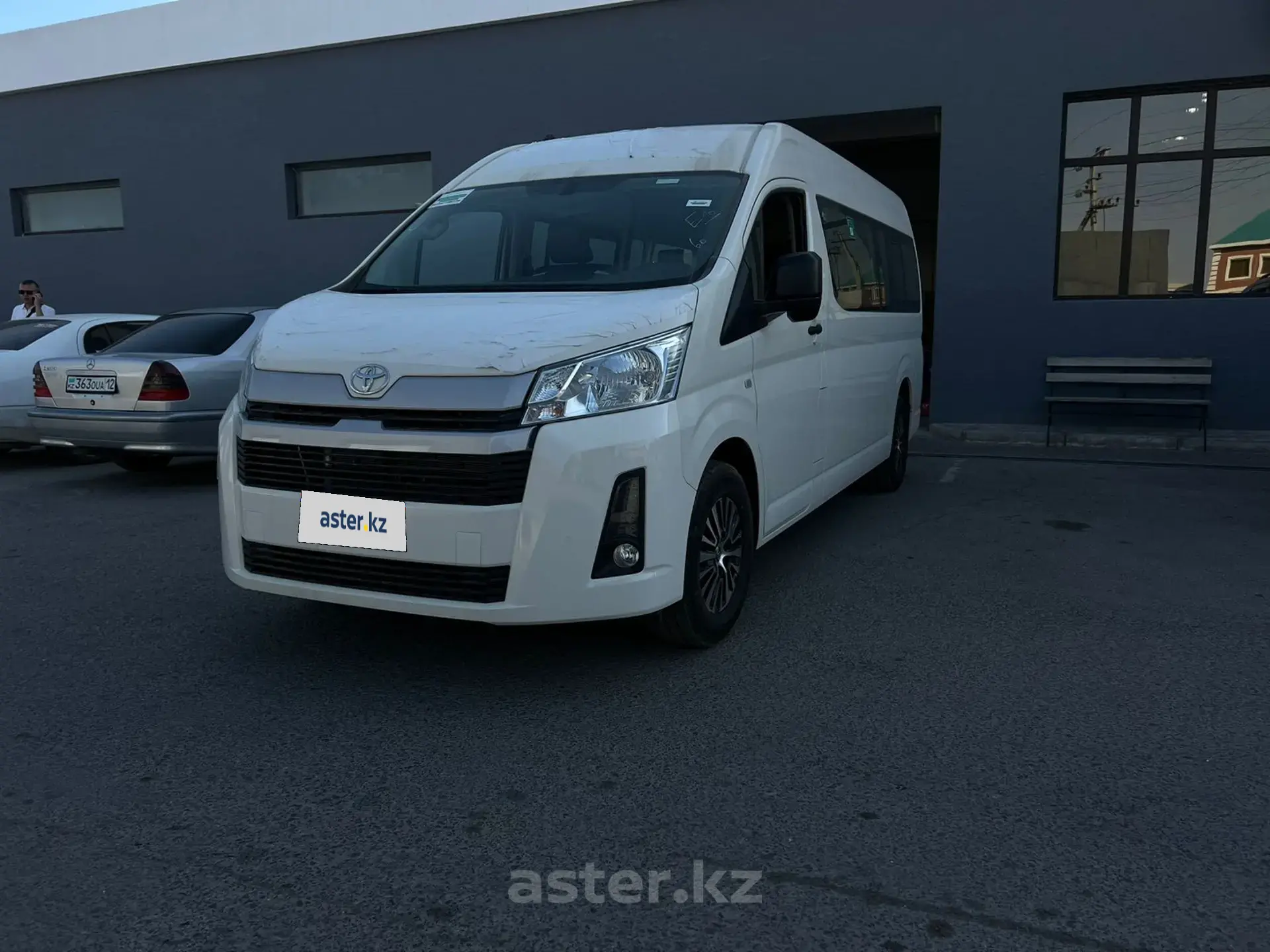 Toyota hiace 2023