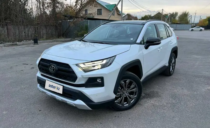 Toyota RAV4 2023 года за 17 600 000 тг. в Алматы