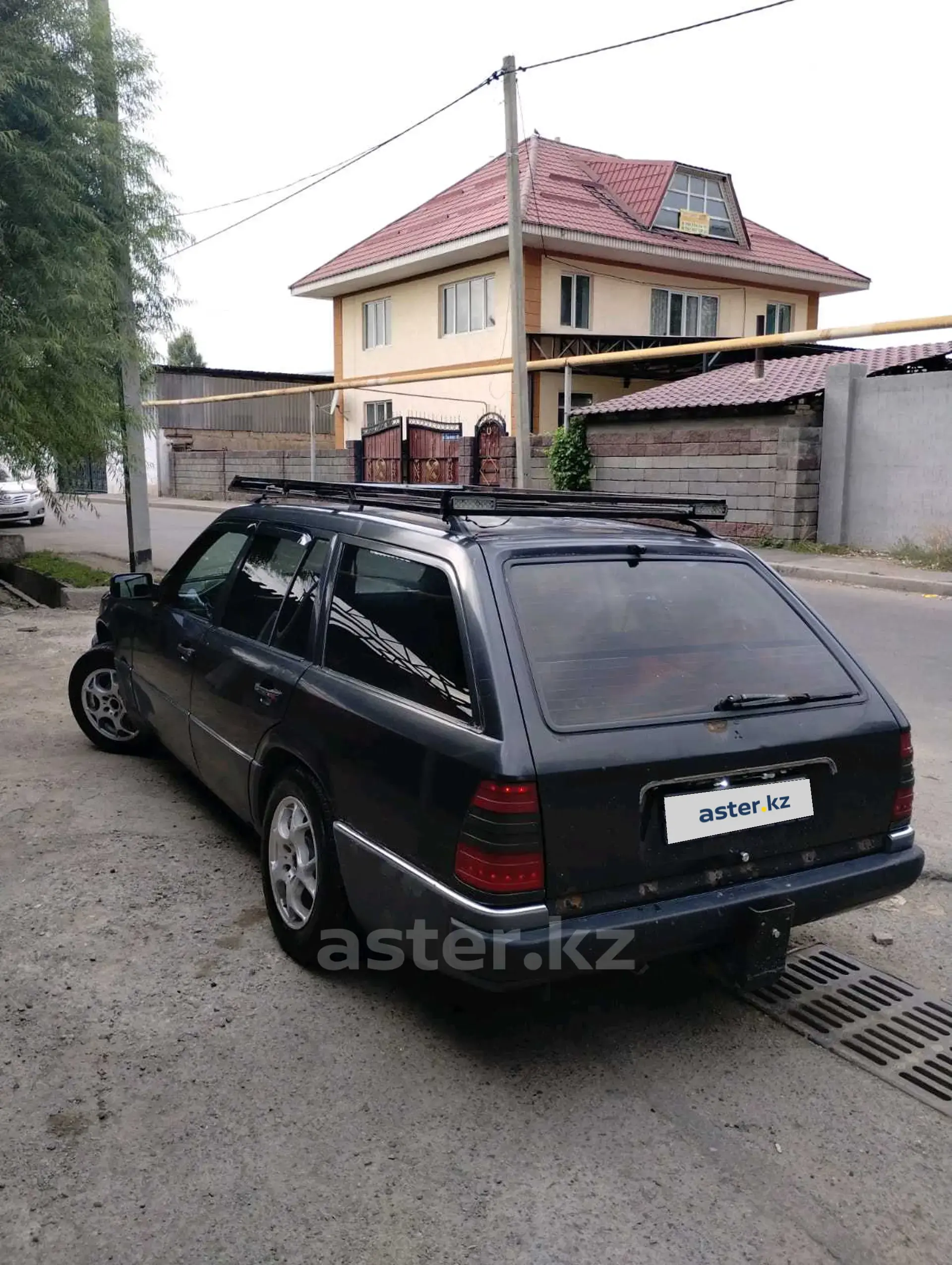 Mercedes-Benz W124 1990