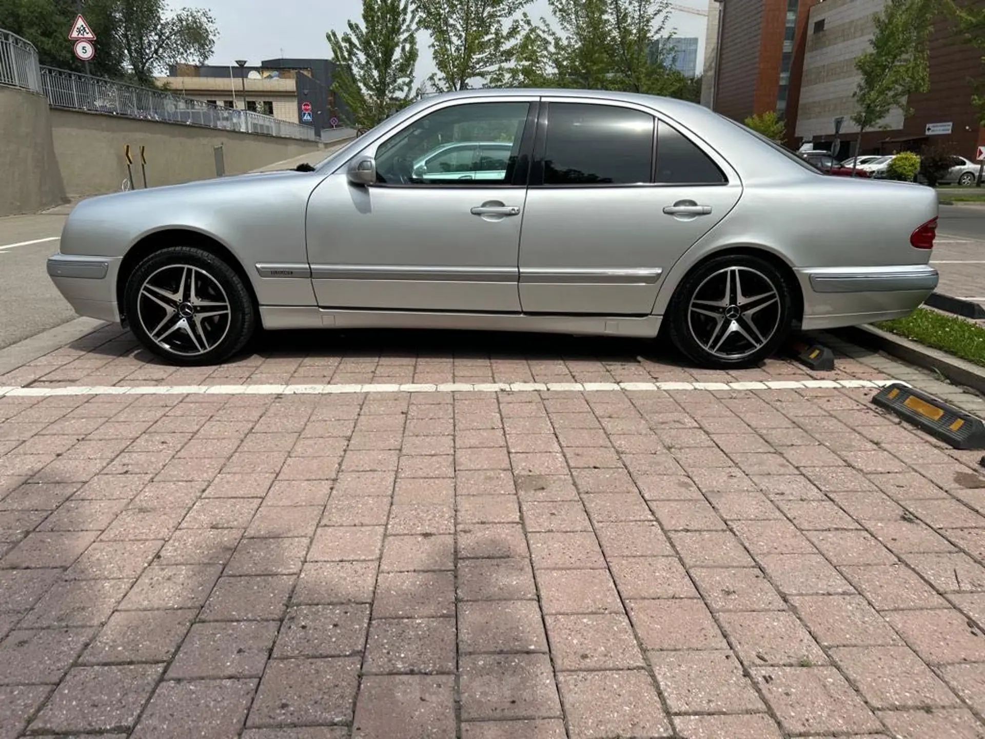 Mercedes-Benz E-Класс 2000