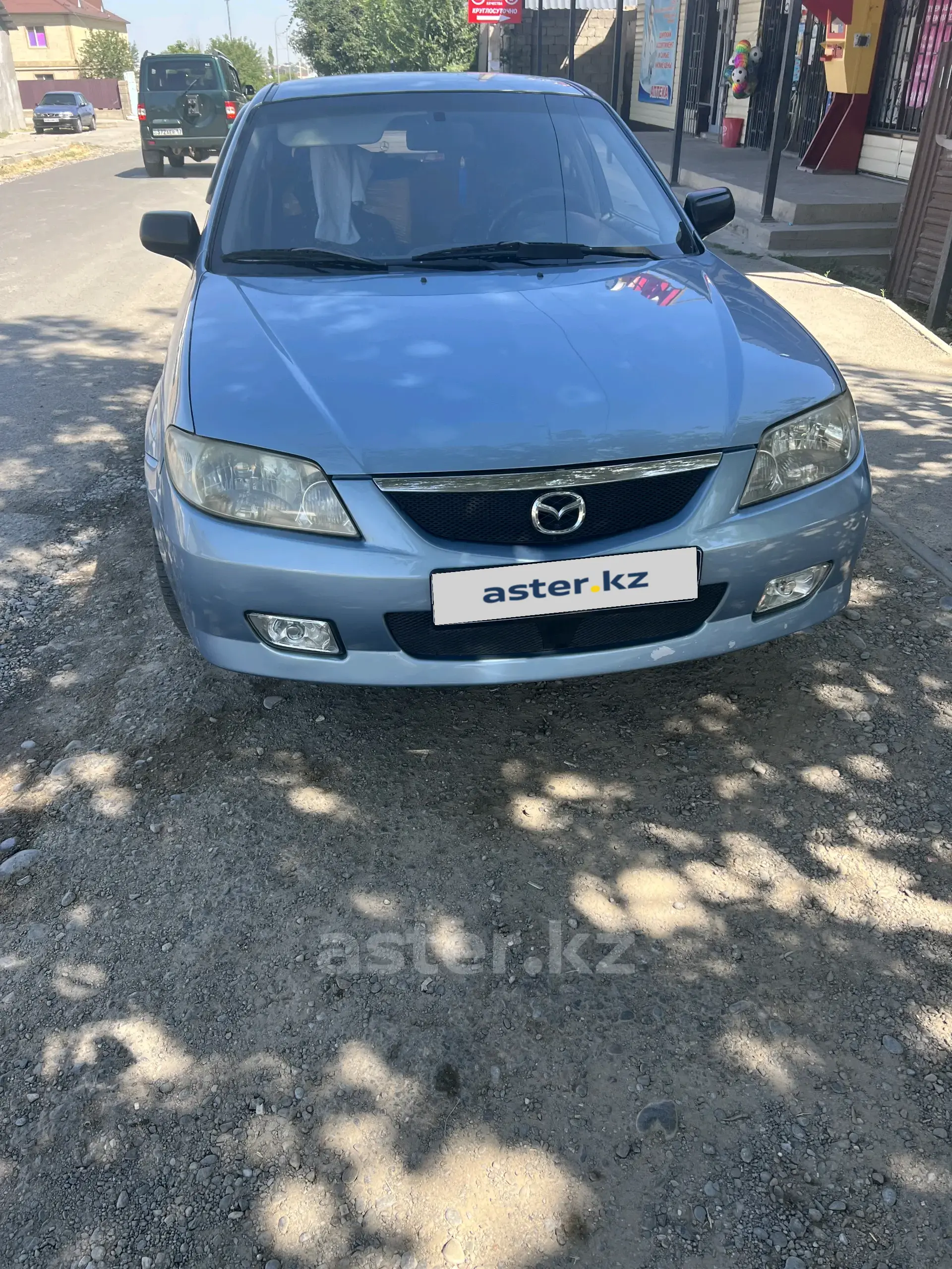 Mazda 323 2002