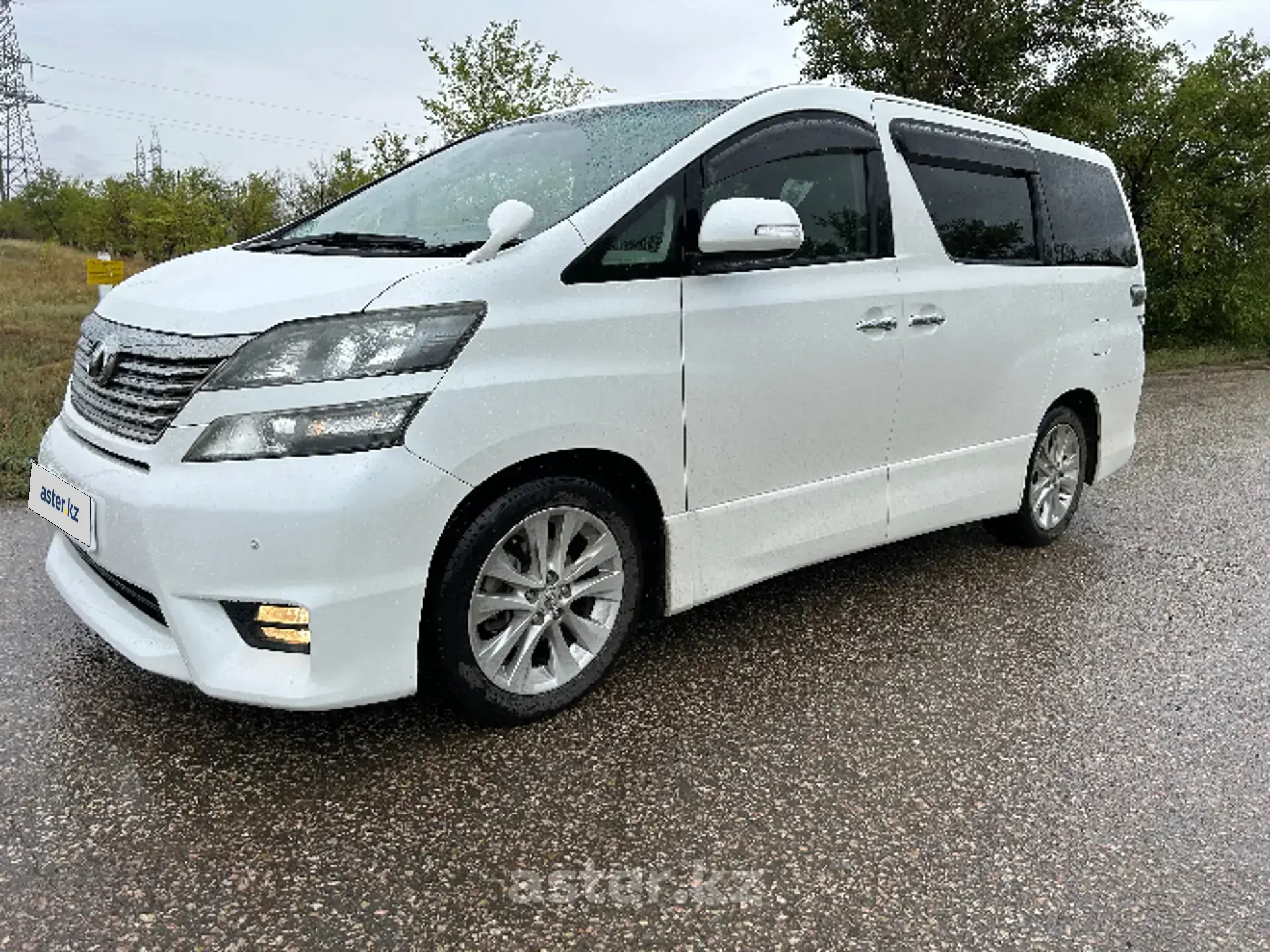 Toyota Vellfire 2012