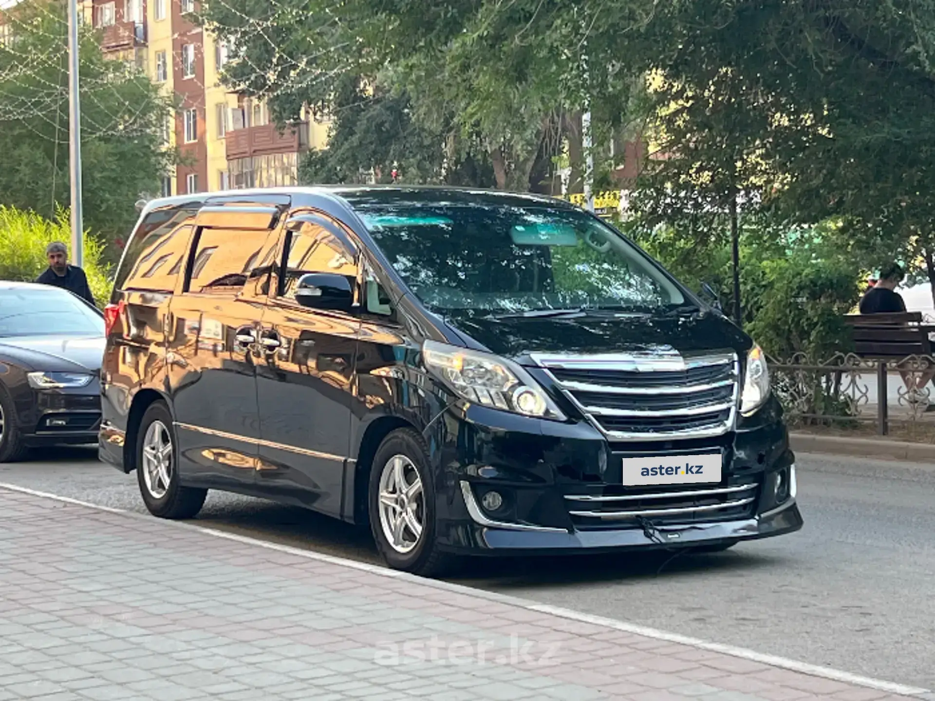 Toyota Alphard 2014