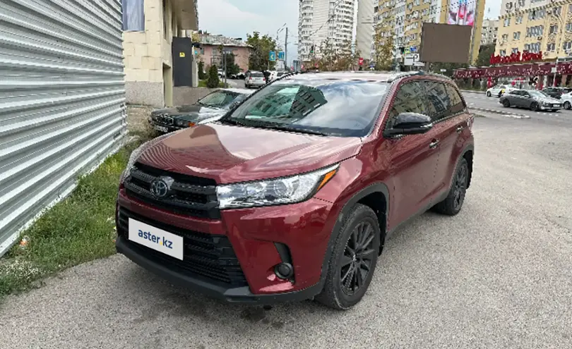 Toyota Highlander 2019 года за 19 500 000 тг. в Алматы