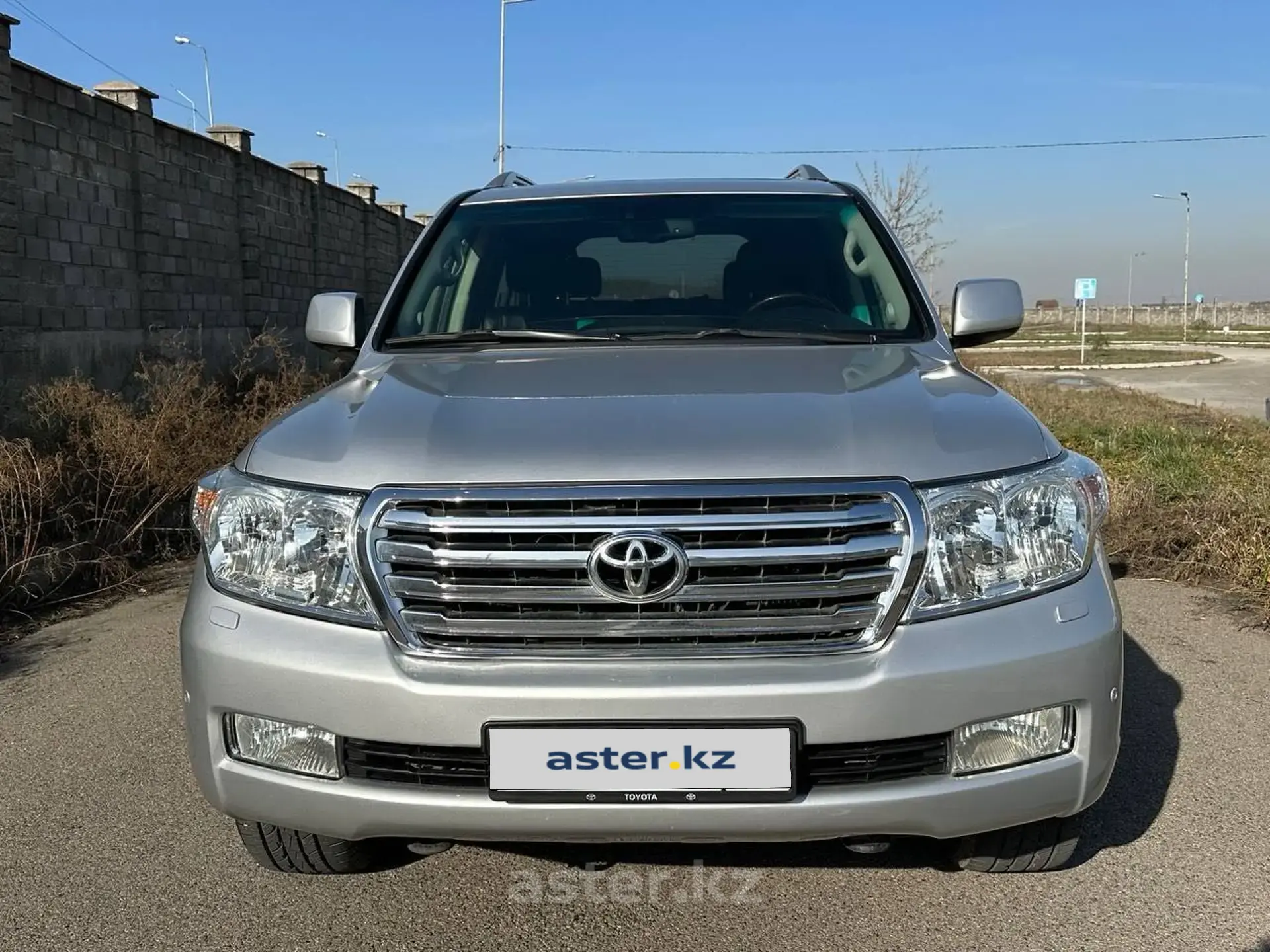 Toyota Land Cruiser 2011