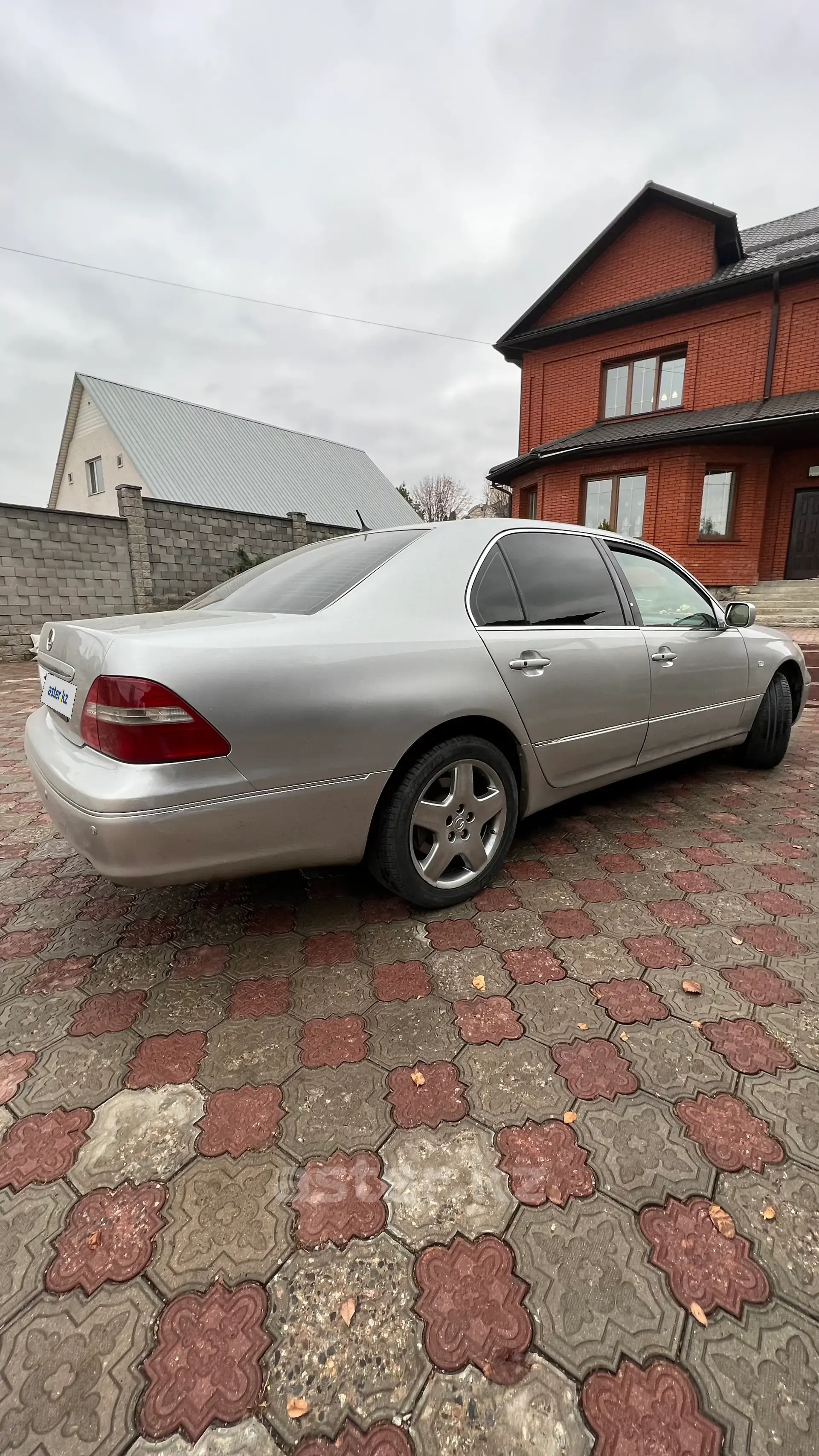 Lexus LS 2004