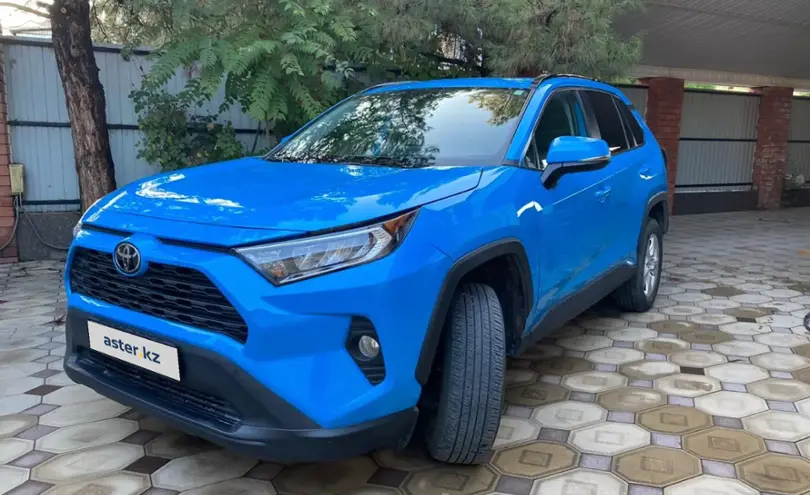 Toyota RAV4 2021 года за 14 900 000 тг. в Алматы