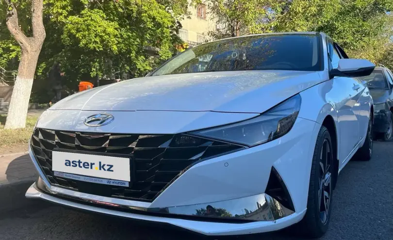Hyundai Elantra 2021 года за 13 330 000 тг. в Астана
