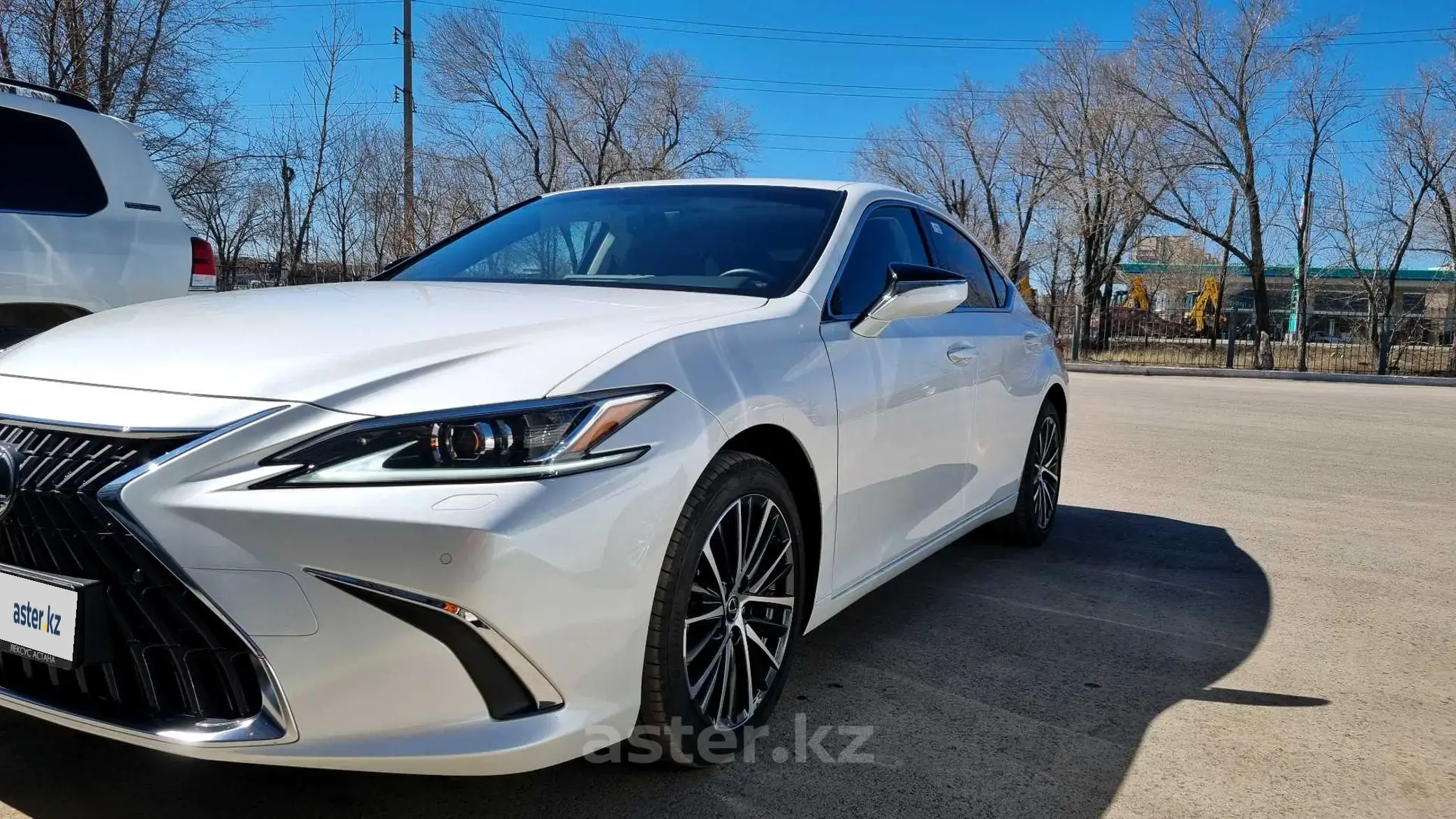 Lexus ES 2022