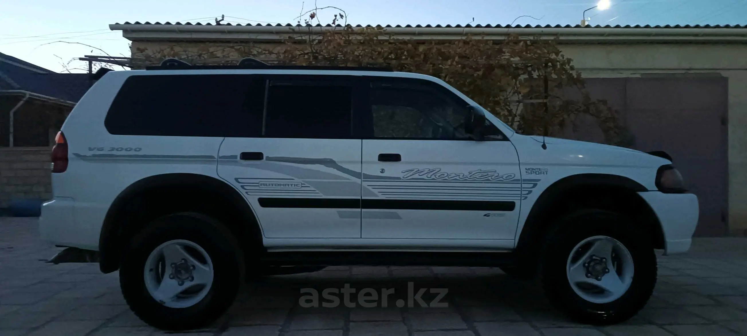 Mitsubishi Montero Sport 2000