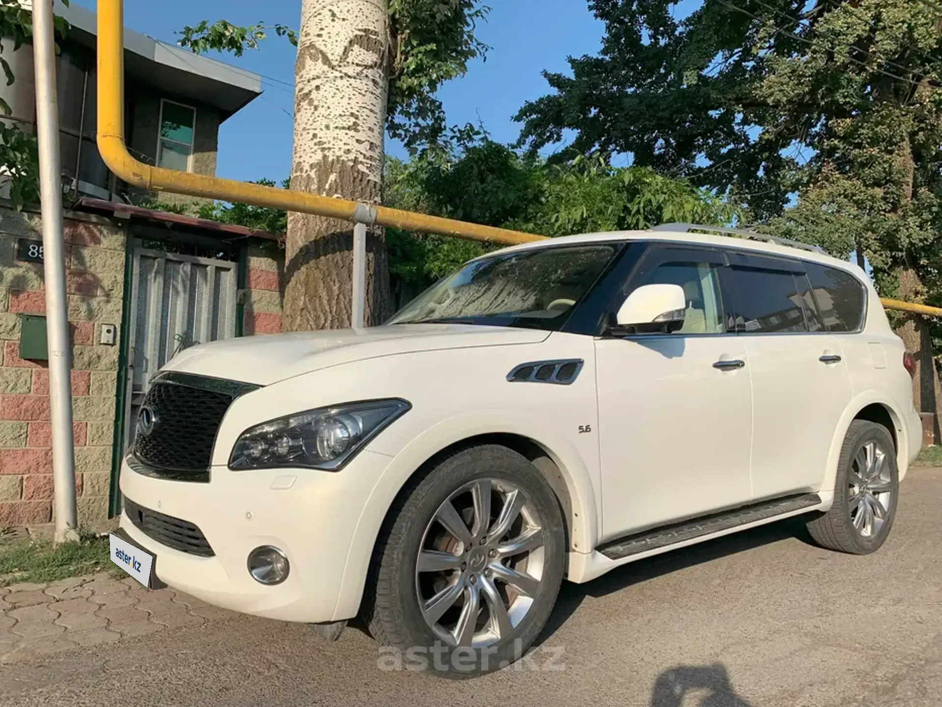 Infiniti QX80 2014