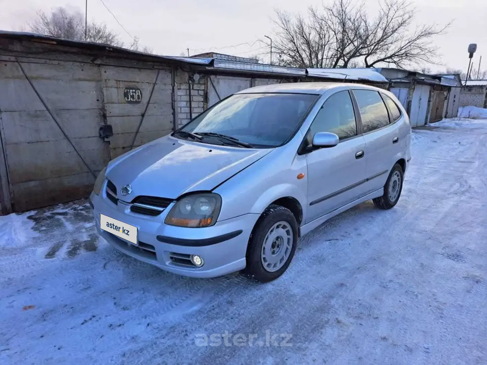 Nissan Almera Tino 2001