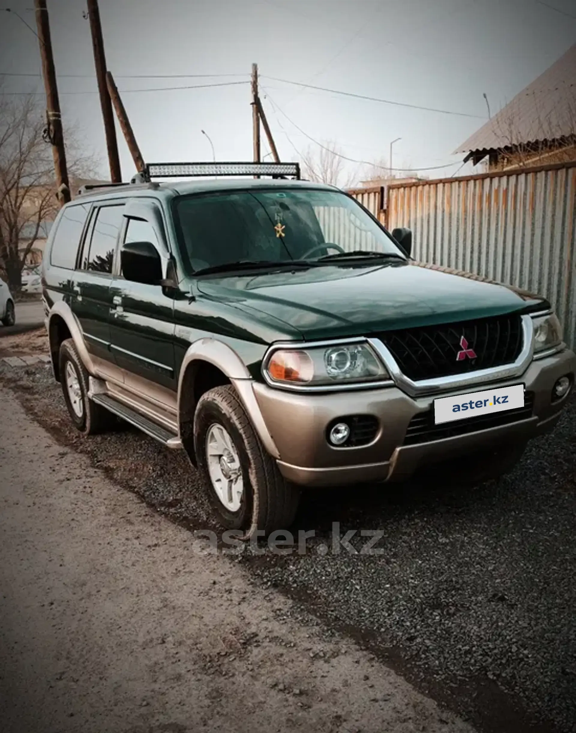 Mitsubishi Montero Sport 2000