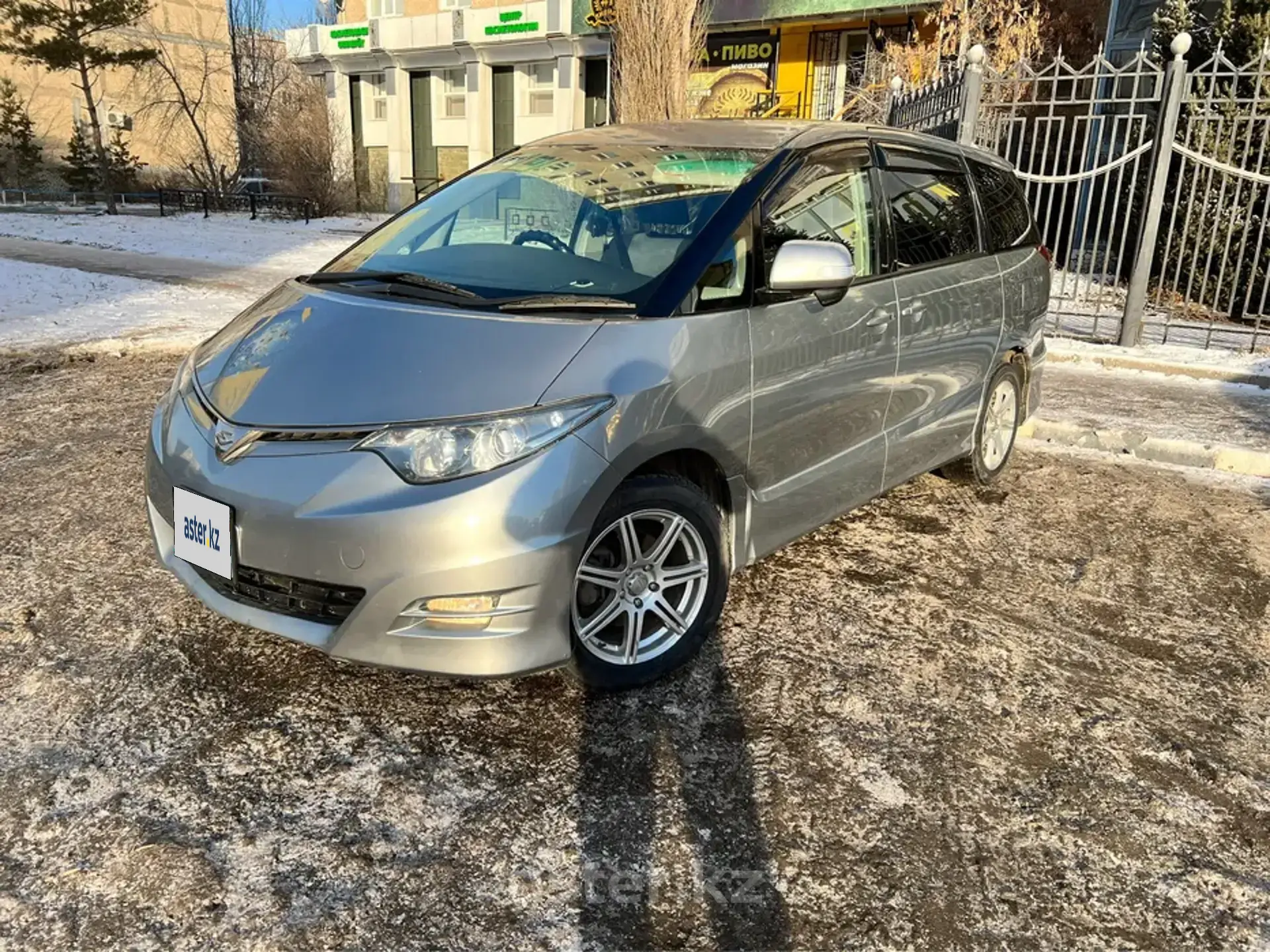 Toyota Estima 2006