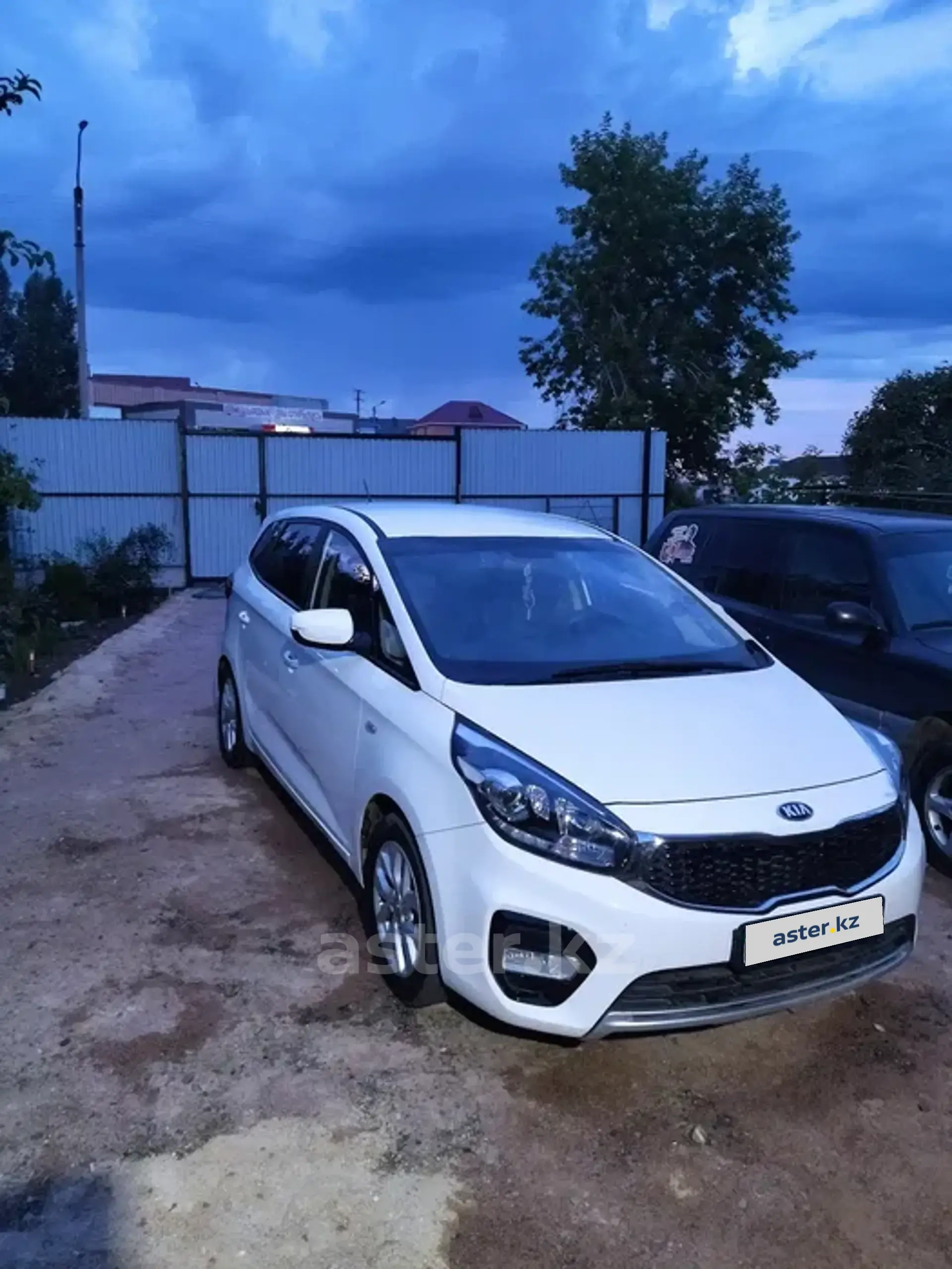 Kia Carens 2012