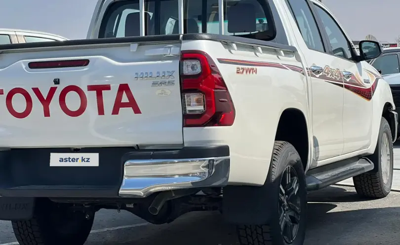 Toyota Hilux 2023 года за 14 490 000 тг. в Актау