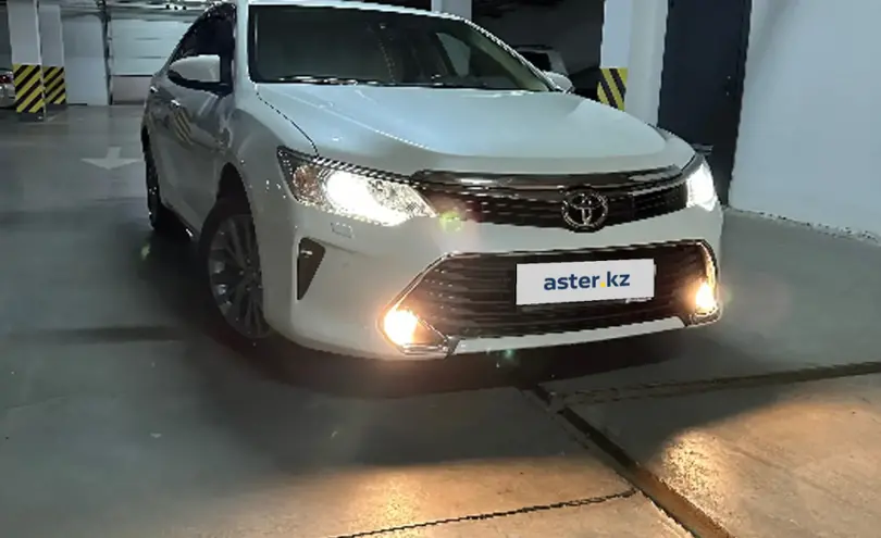 Toyota Camry 2015 года за 14 200 000 тг. в Астана