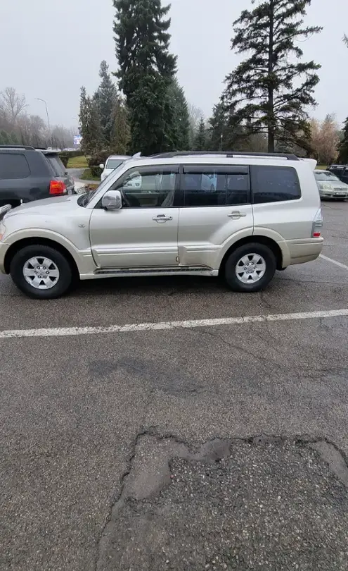 Mitsubishi Pajero 2006