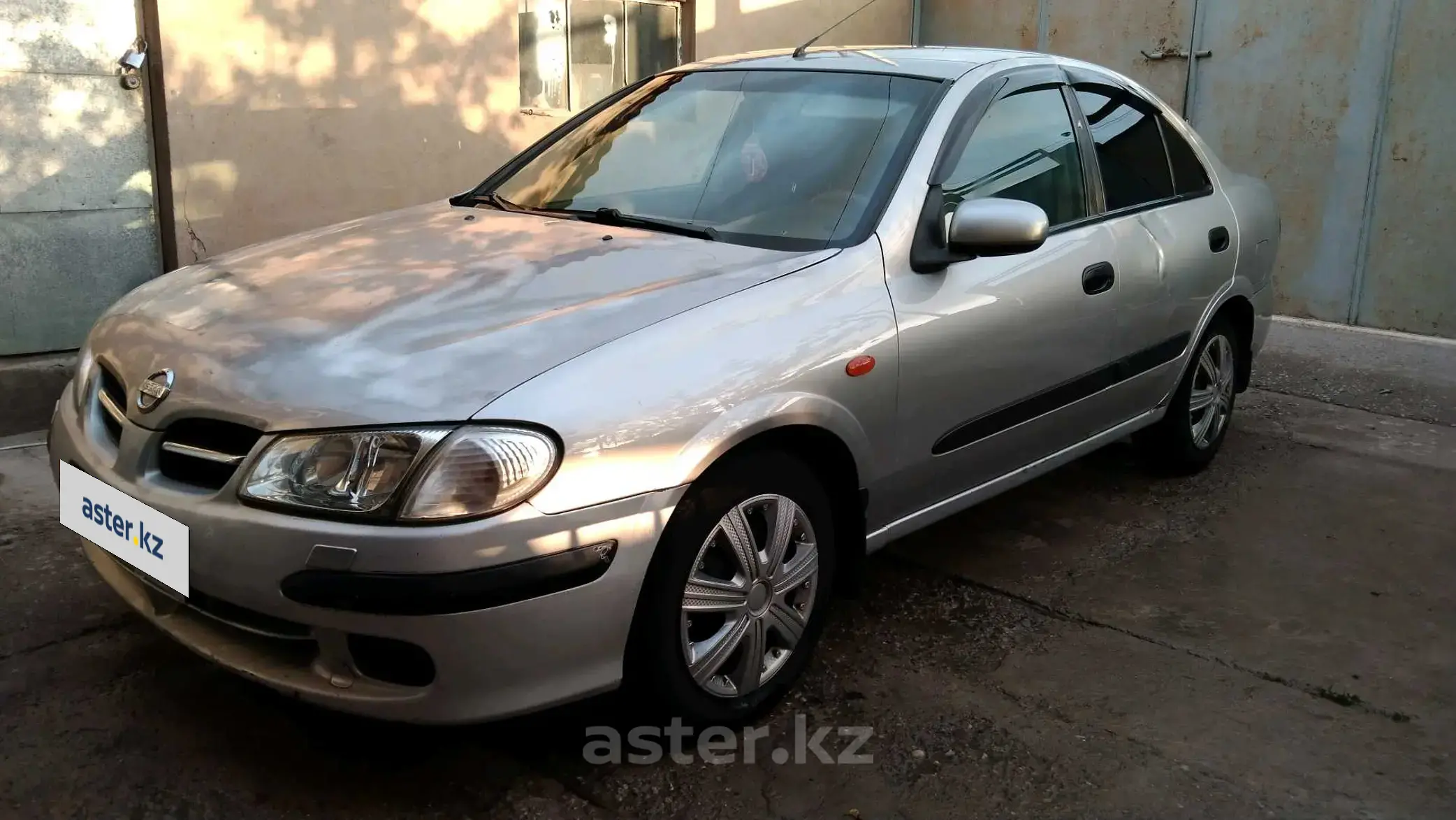 Nissan Almera 2004