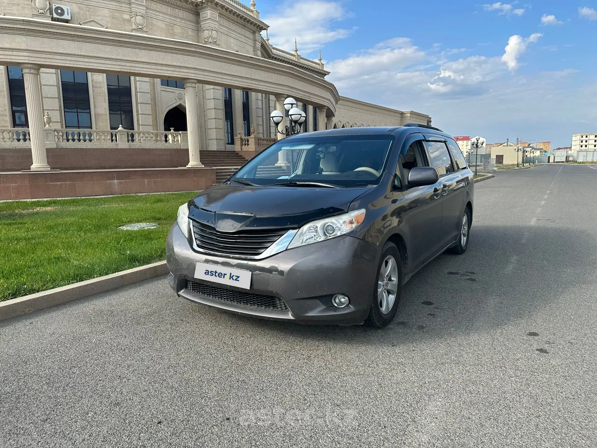 Toyota Sienna 2012