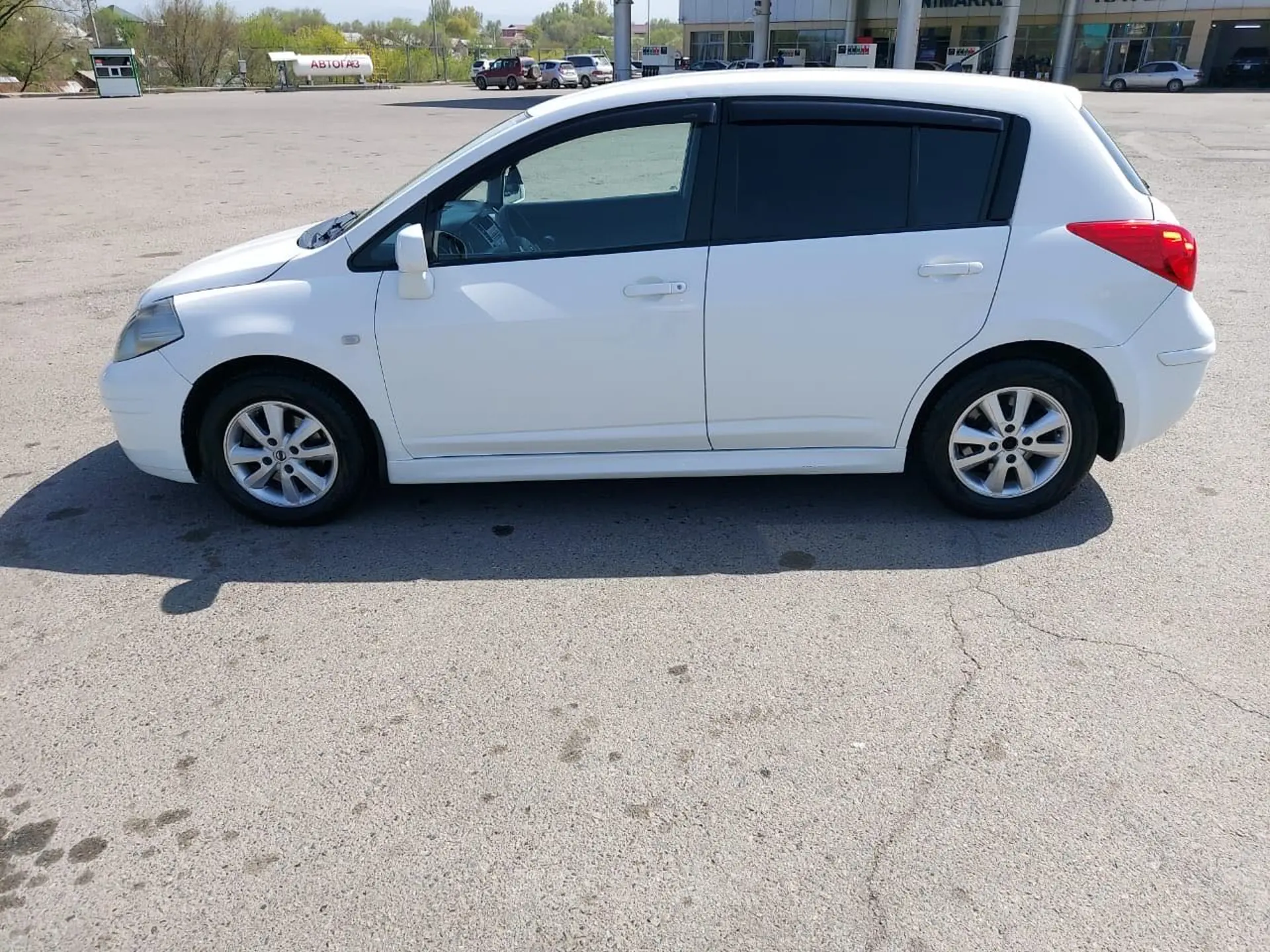 Nissan Tiida 2012