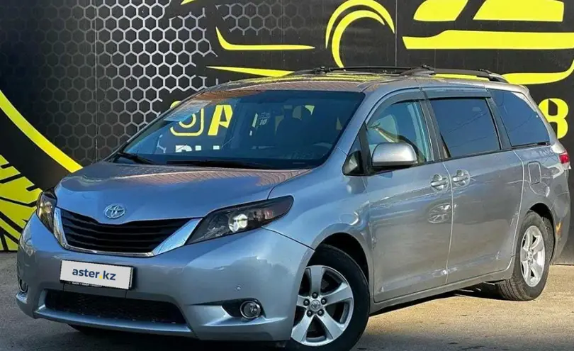 Toyota Sienna 2011