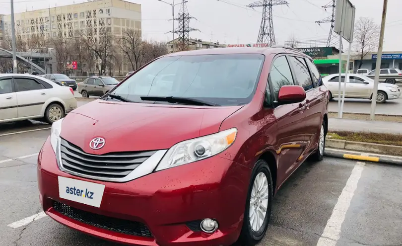 Toyota Sienna 2015 года за 13 800 000 тг. в Алматы