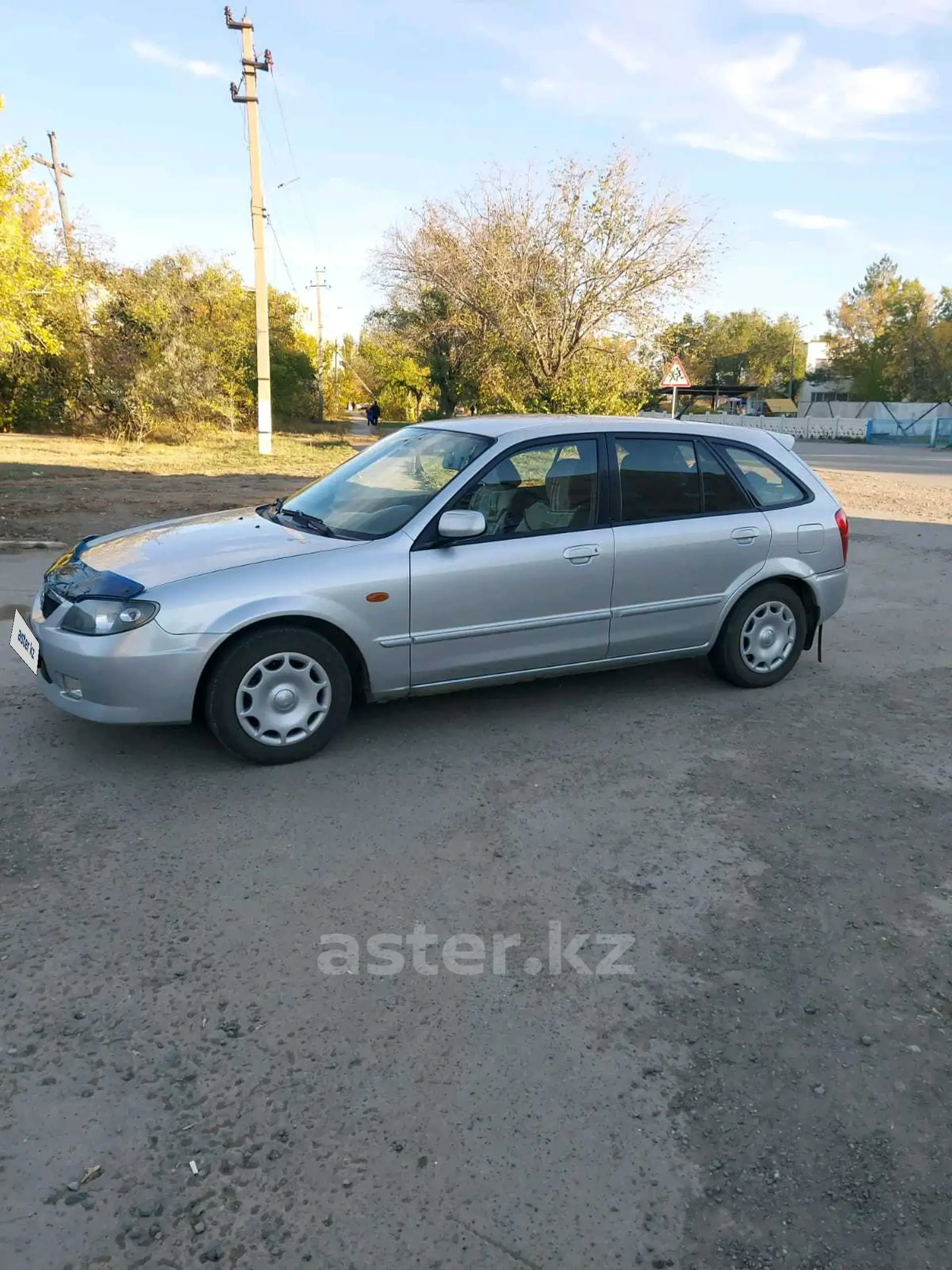 Mazda 323 2003