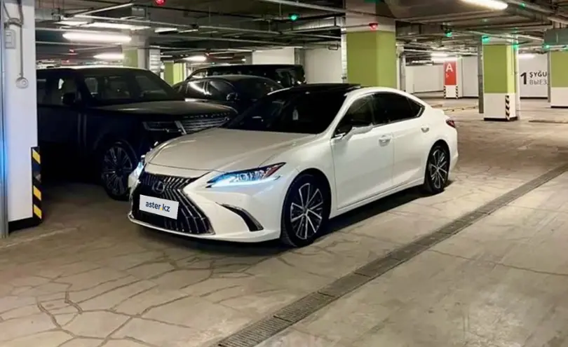 Lexus ES 2022 года за 27 000 000 тг. в Шымкент
