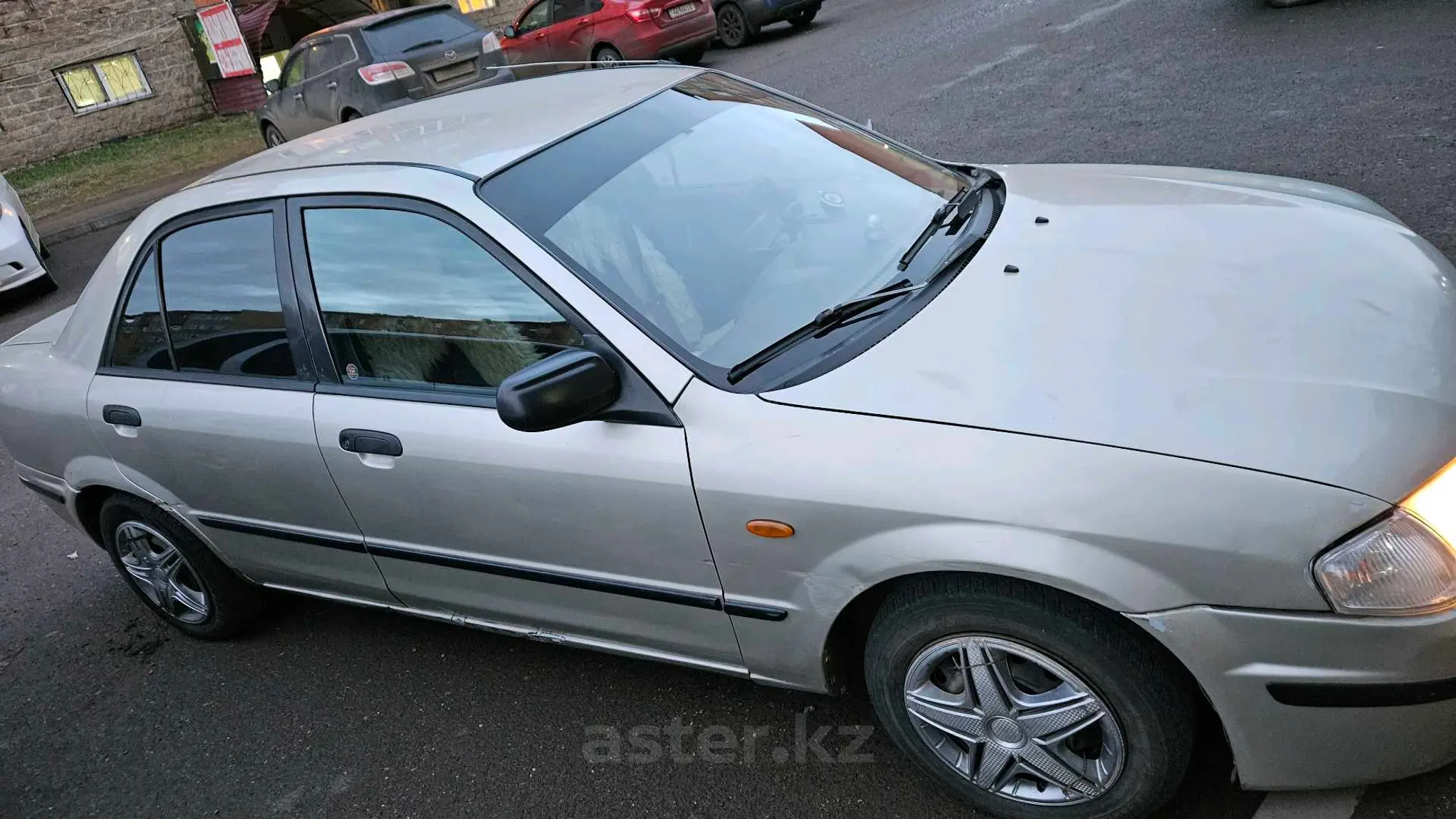 Mazda 323 1998