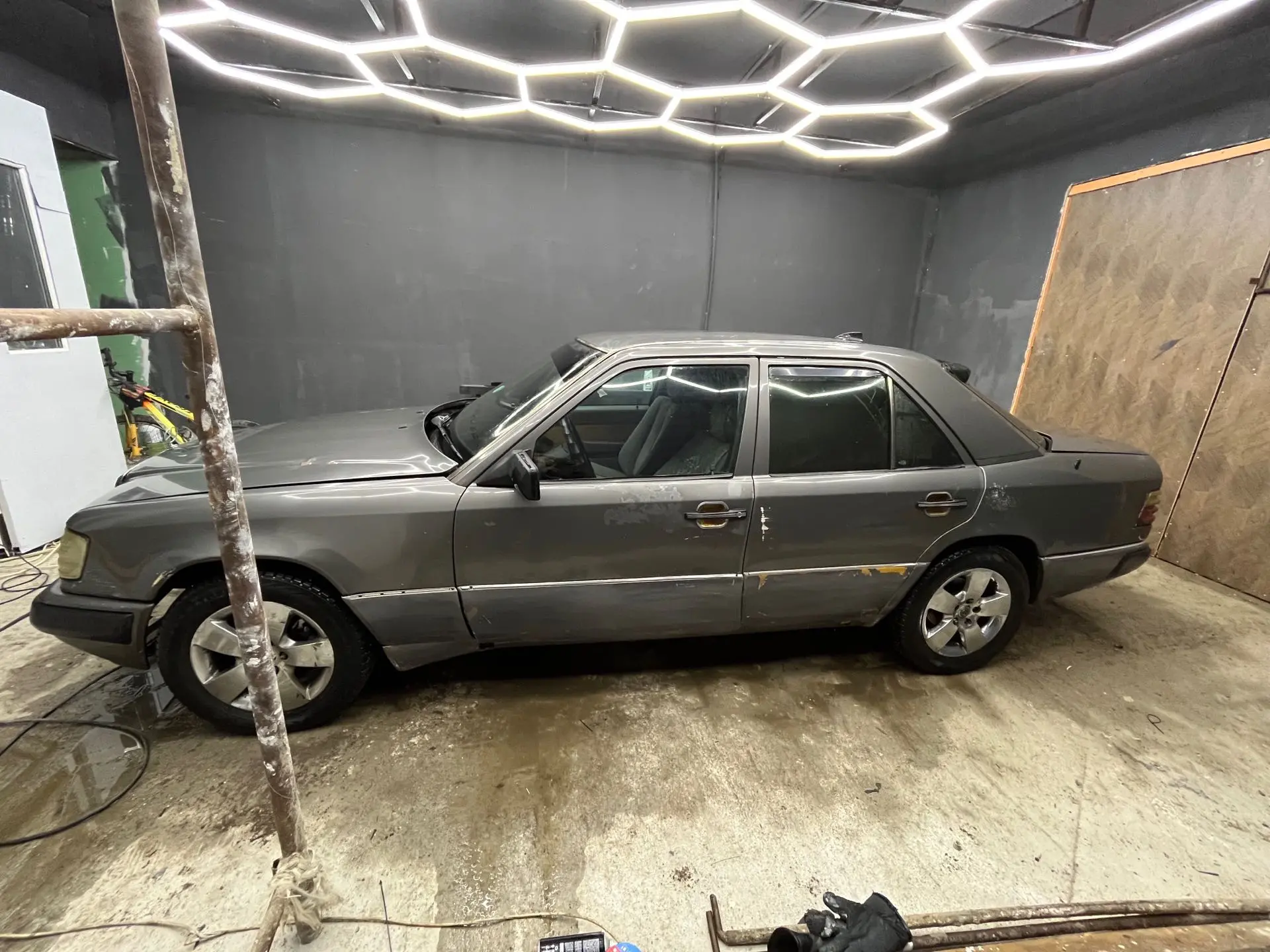 Mercedes-Benz W124 1990