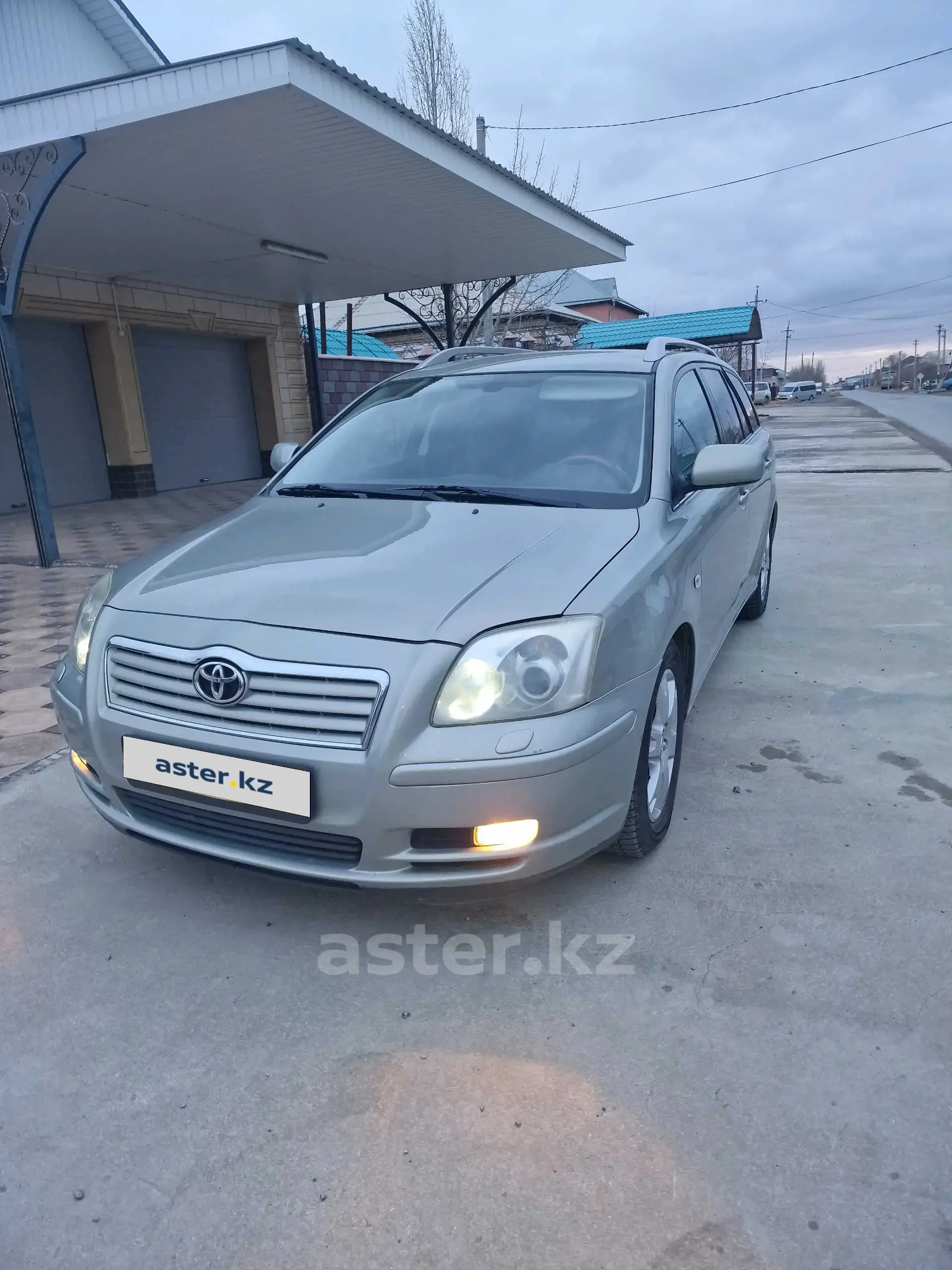 Toyota Avensis 2004