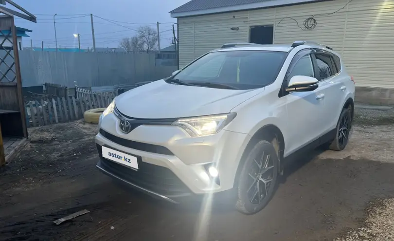 Toyota RAV4 2018 года за 15 000 000 тг. в Актюбинская область