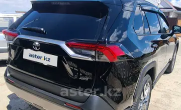 Toyota RAV4 2020 года за 20 500 000 тг. в Атырауская область