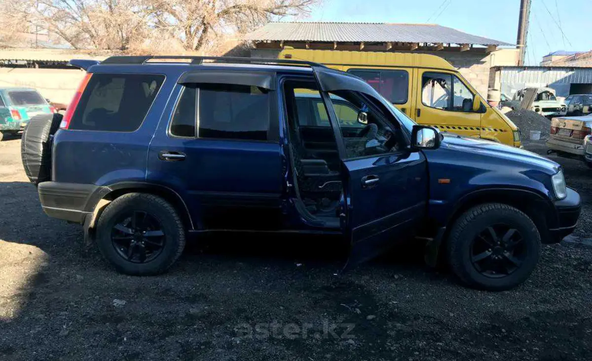 Купить Honda CR-V 1997 года в Алматинской области, цена 3700000 тенге.  Продажа Honda CR-V в Алматинской области - Aster.kz. №c828305