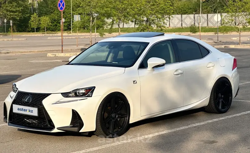 Lexus IS 2019 года за 18 800 000 тг. в Алматы