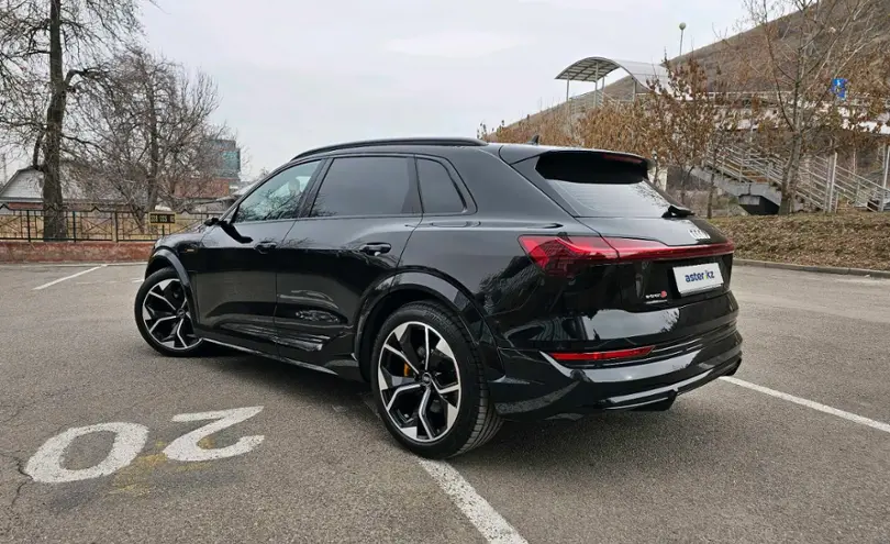 Audi e-tron S 2022 года за 51 000 000 тг. в Алматы
