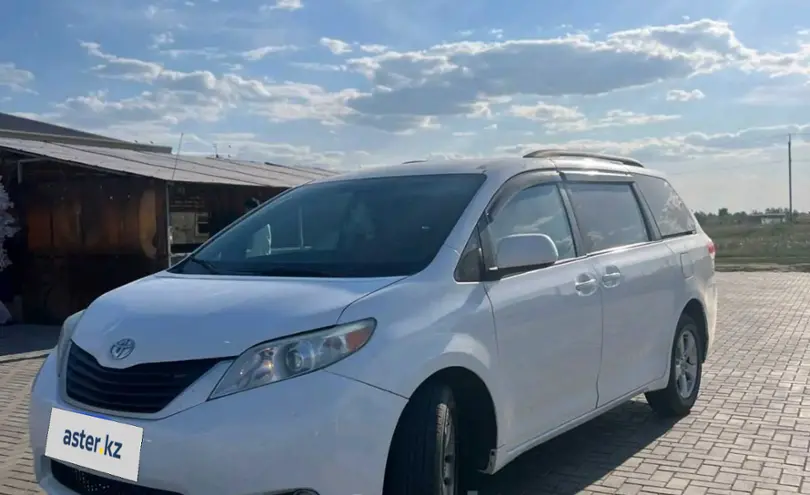 Toyota Sienna 2010 РіРѕРґ