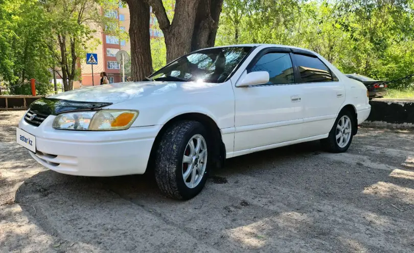 Toyota Camry 2001 года за 3 900 000 тг. в Караганда